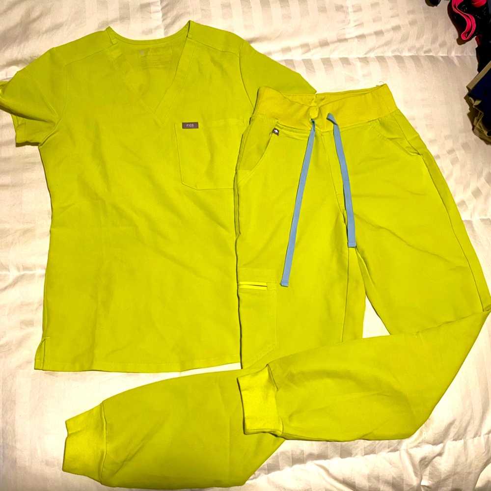 Figs xxs high waisted joggers &top. New(worn once)in mint condition. No stains.